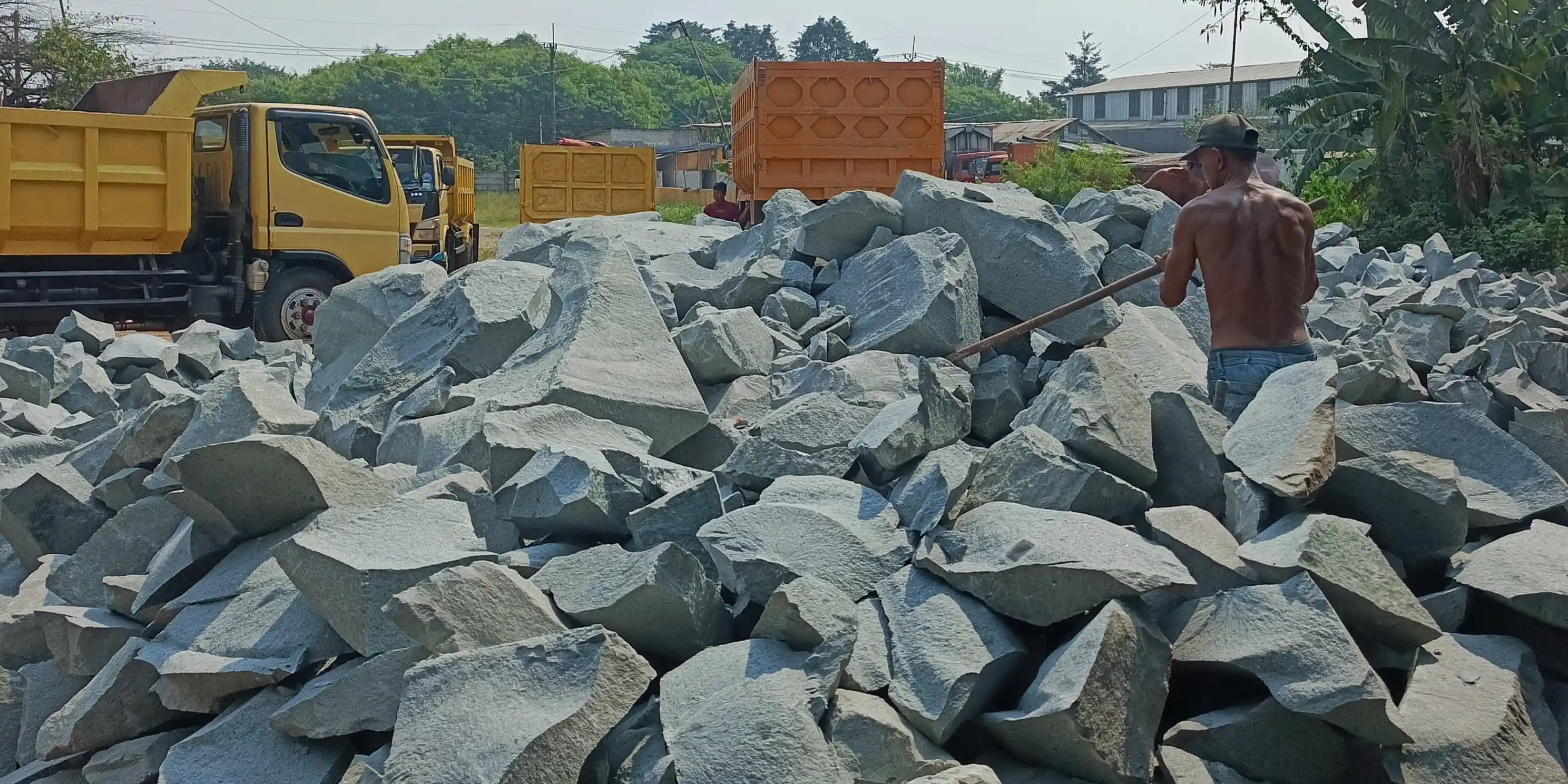Supplier batu belah berkualitas di jabodetabek untuk material bahan bangunan